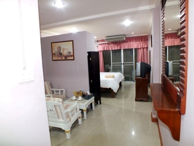 PR PLACE HOTEL & APARTMENT