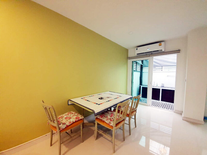 ให้เช่า (Bless Town หนามแดง) ทาวน์โฮม3ชั้น (ราคาพิเศษ!!! + แอร์ 3ตัว) สไตล์ Modern Loft